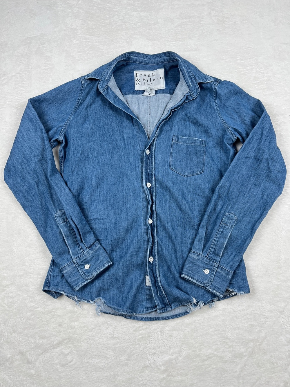 Frank & Eileen BARRY Denim Button Up Raw Hem Shirt Small - Picture 1 of 5